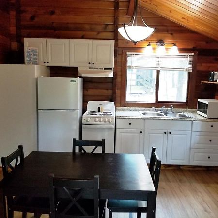 Lake Texoma Camping Resort Cabin 8 Willow Spring 外观 照片