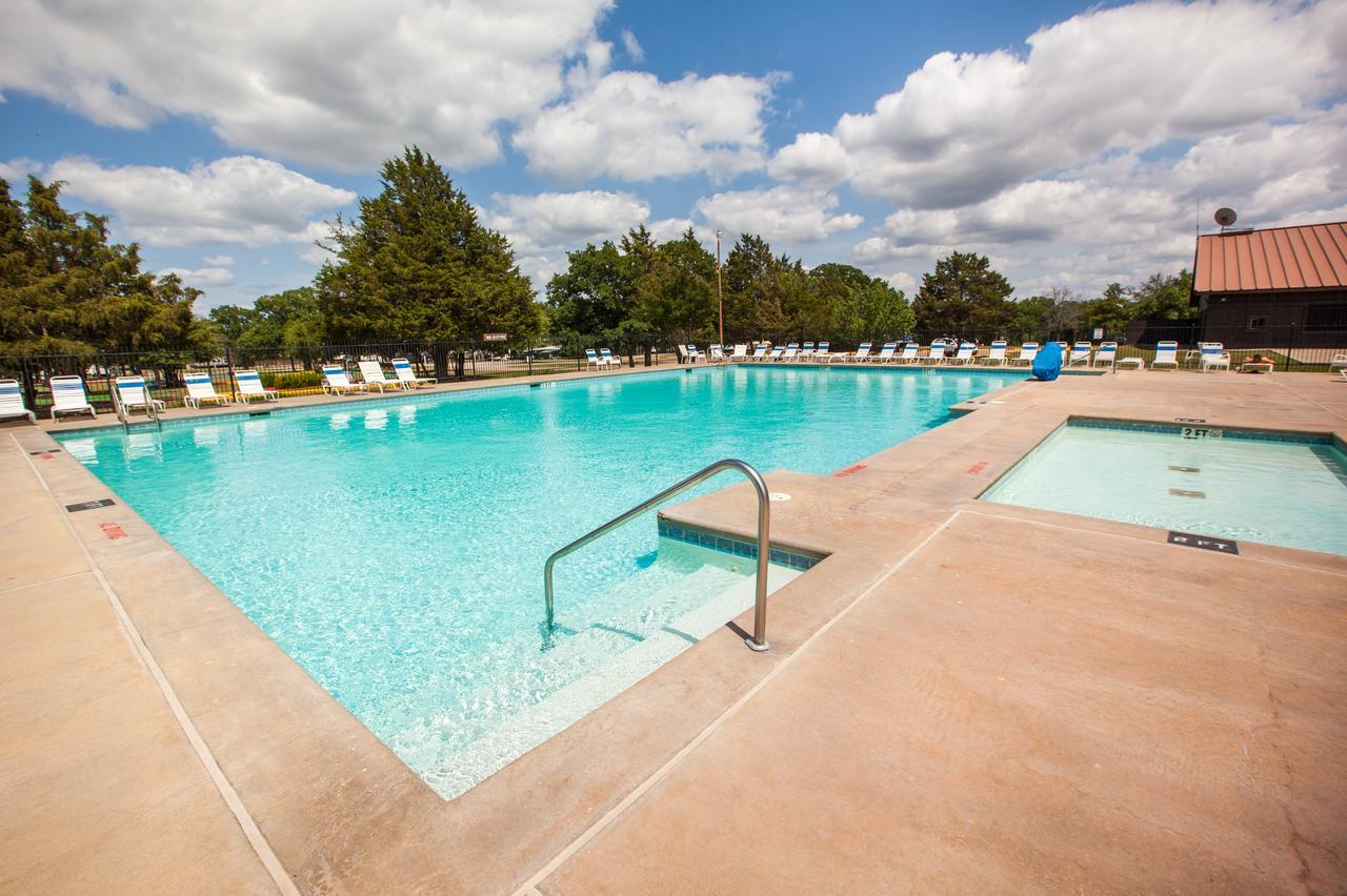 Lake Texoma Camping Resort Cabin 8 Willow Spring 外观 照片
