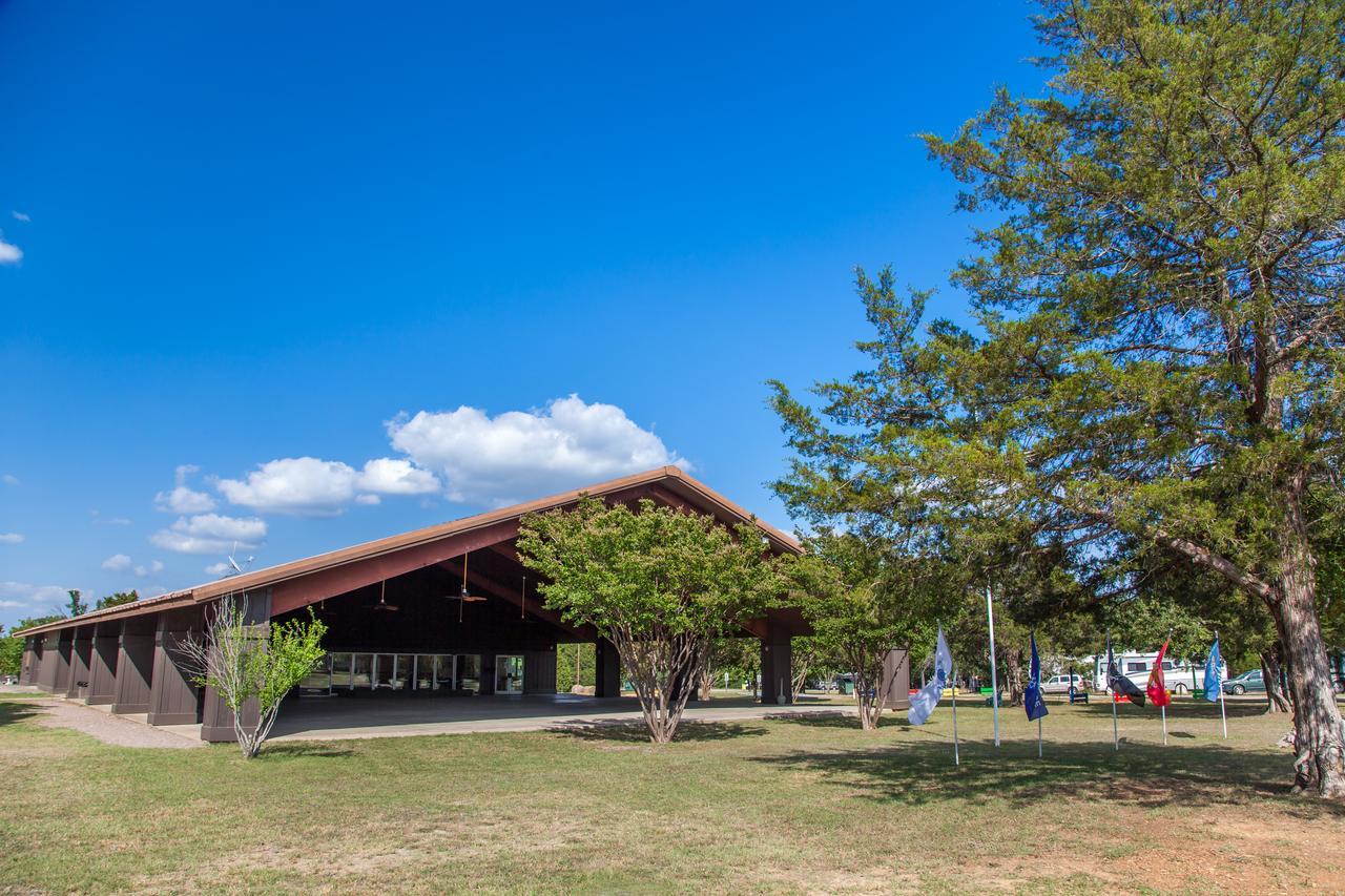Lake Texoma Camping Resort Cabin 8 Willow Spring 外观 照片